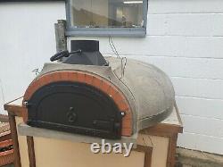 Outdoor wood fired Pizza oven