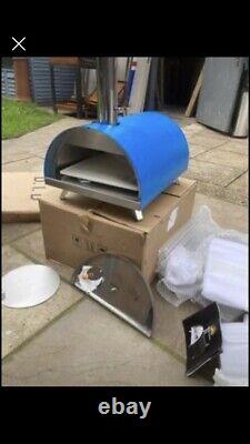 Outdoor wood fired pizza oven