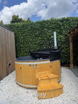 Wood Fired Fibreglass Hot Tub with Outside Heater Can Sit 7-8 People