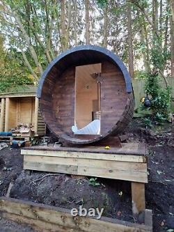 Sauna tonneau de luxe de 250 cm avec poêle à bois Harvia M3 et fenêtre panoramique intégrale